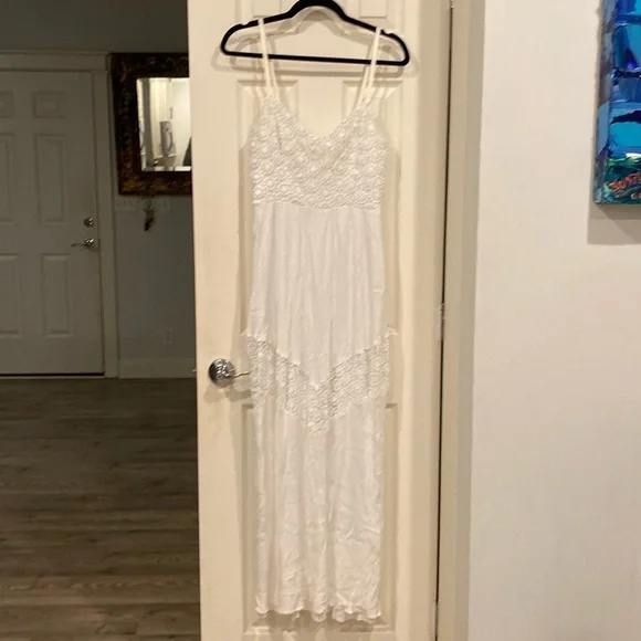 Boho White Sleeveless Maxi Dress w/Adjustable Straps and Crochet details size S - Picture 1 of 8
